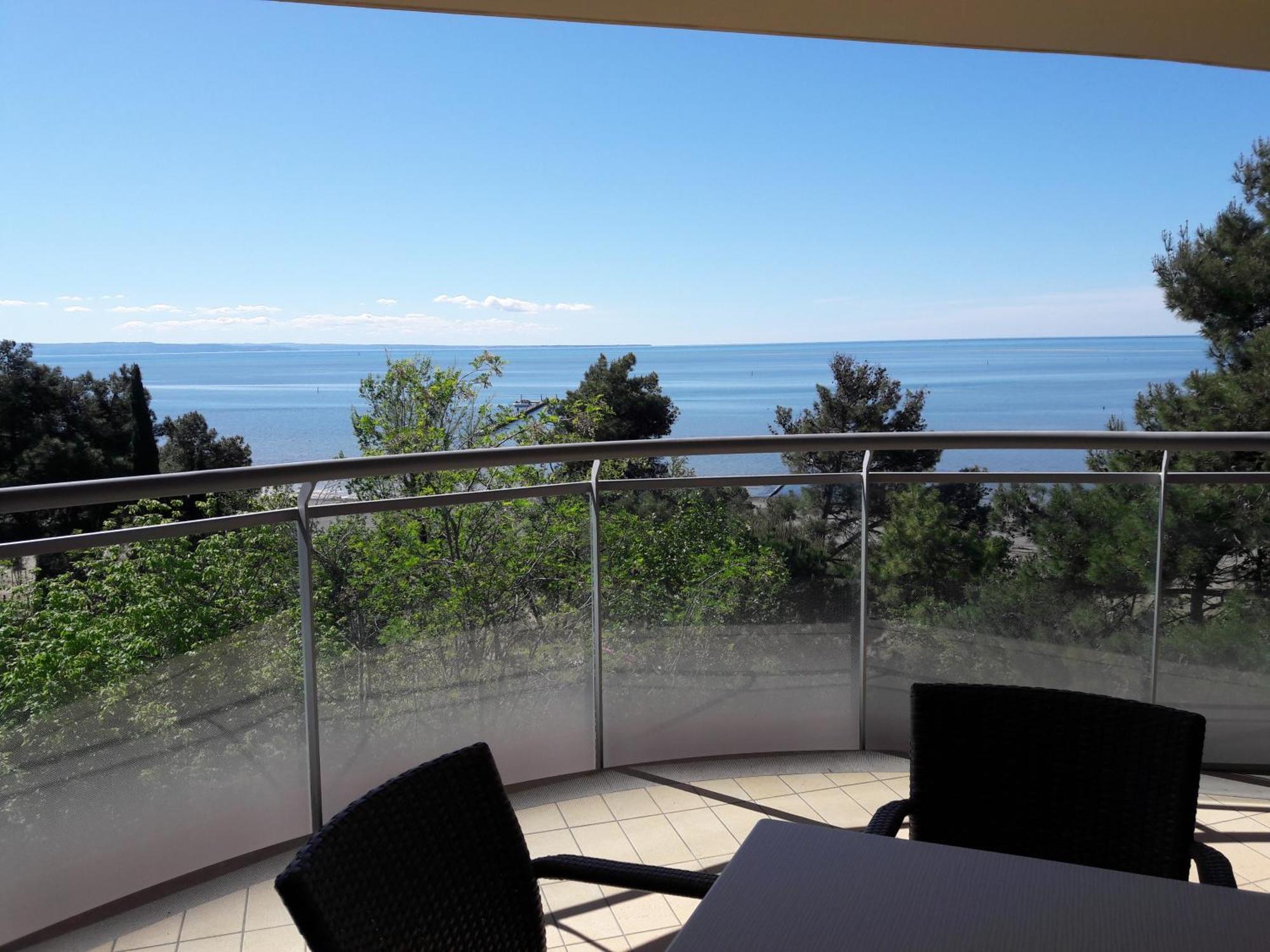 One-Bedroom Apartment Balcony Sea View,1627223680:JPEG